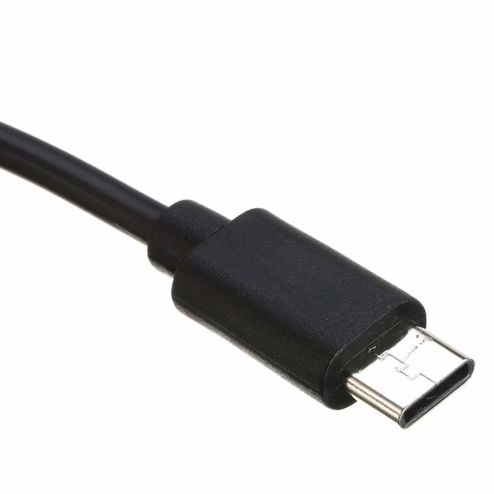 Cargador Nintendo Switch cable 3 metros conectado a consola en uso