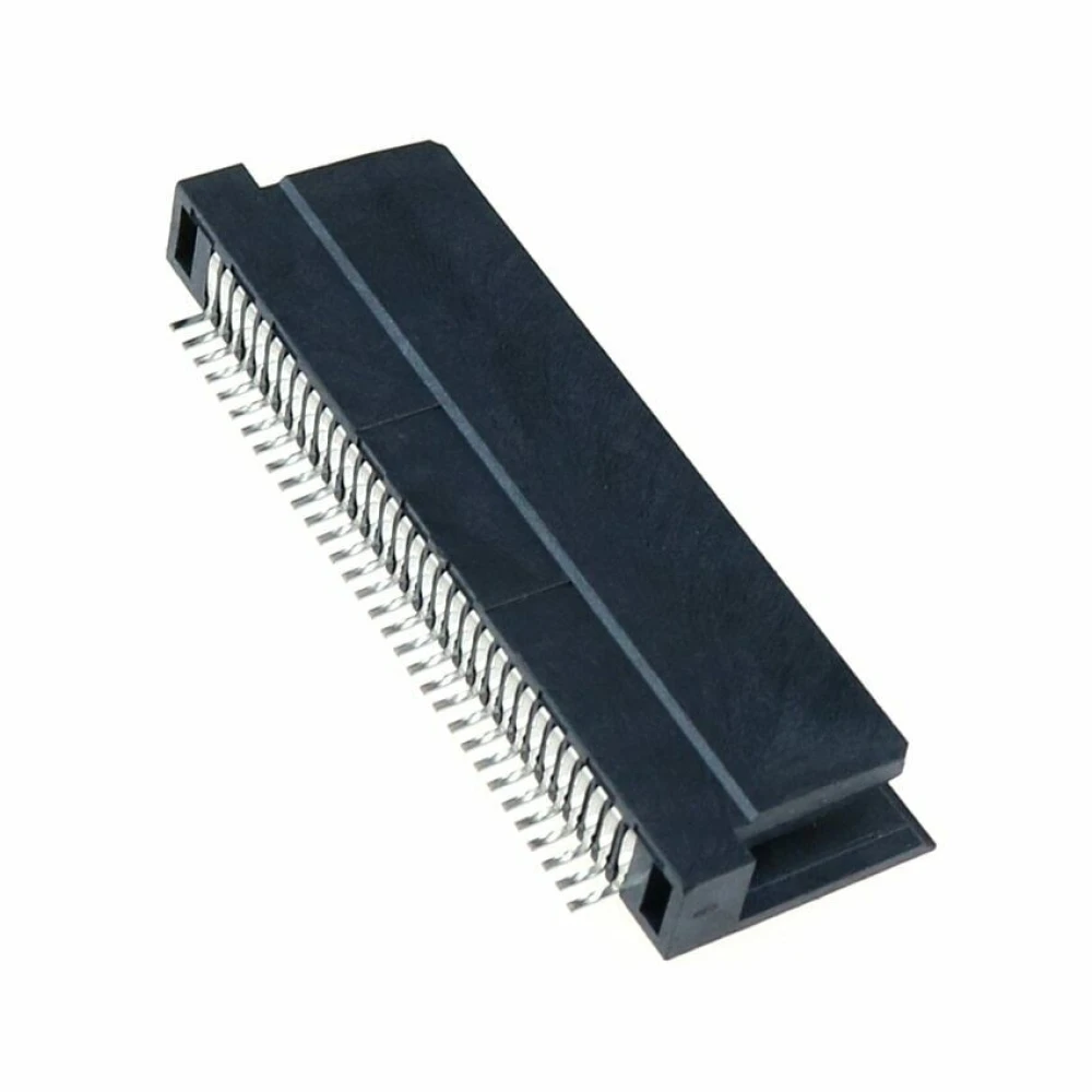 Detalle del conector metálico de 32 pines para Nintendo DS y Game Boy
