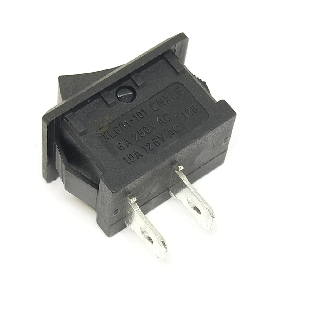 Detalle del Interruptor Basculante XL601 Negro con función ON/OFF visible