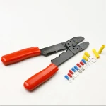 Caja con alicates y surtido de terminales para trabajos electromecánicos