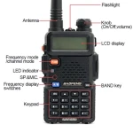 Baofeng UV-5R 8W walkie talkie med headset och dual band VHF/UHF